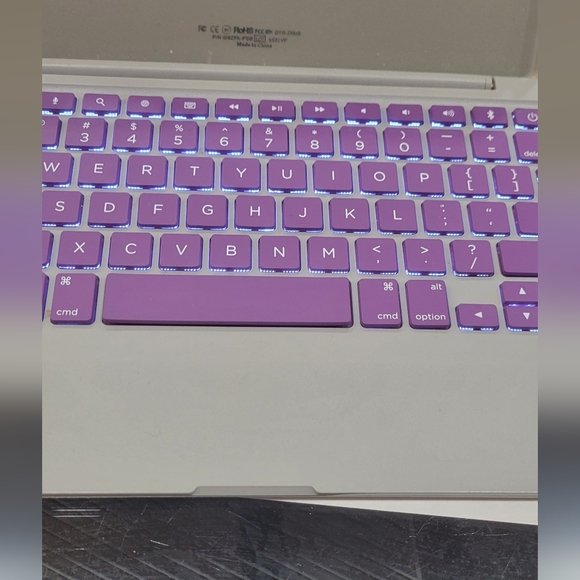 Zagg Folio case hinged keyboard for iPad air 2 purple - Picture 2 of 3